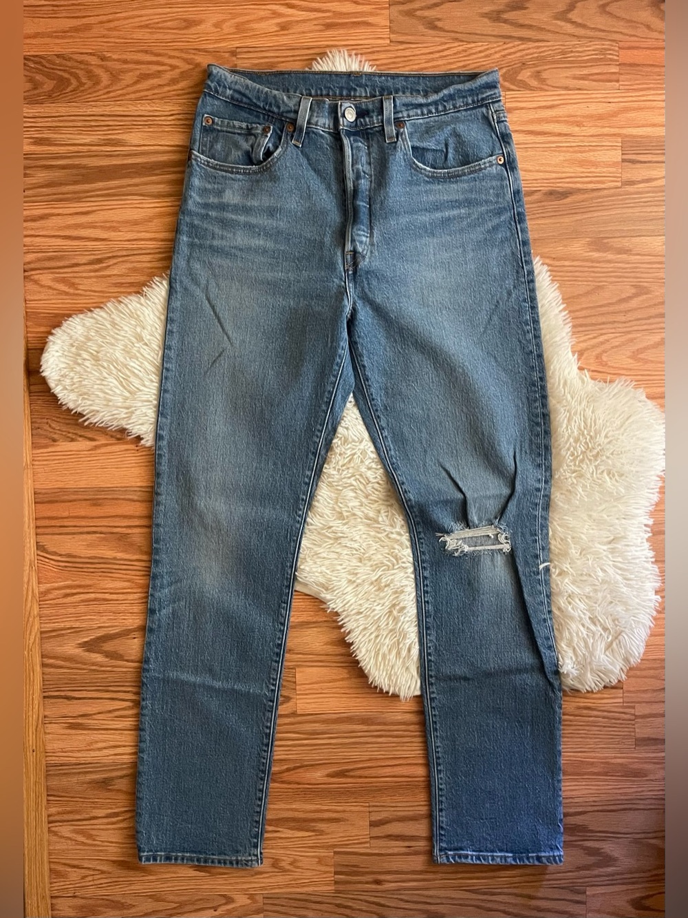 Women’s Distressed Levi’s 501 Jeans 30x32